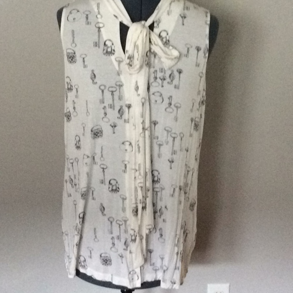 Cabi sleeveless top- Size M